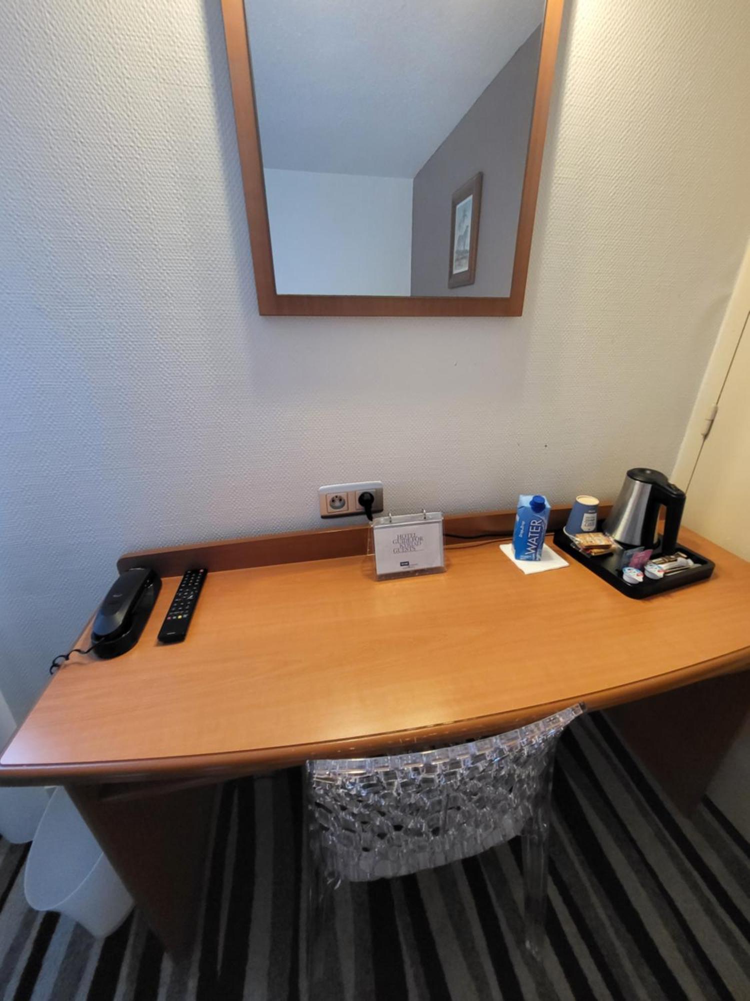 Kyriad Saint Quentin En Yvelines - Montigny Экстерьер фото
