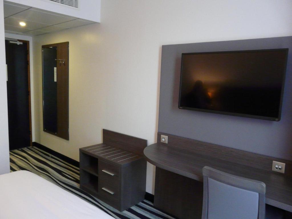 Kyriad Saint Quentin En Yvelines - Montigny Номер фото