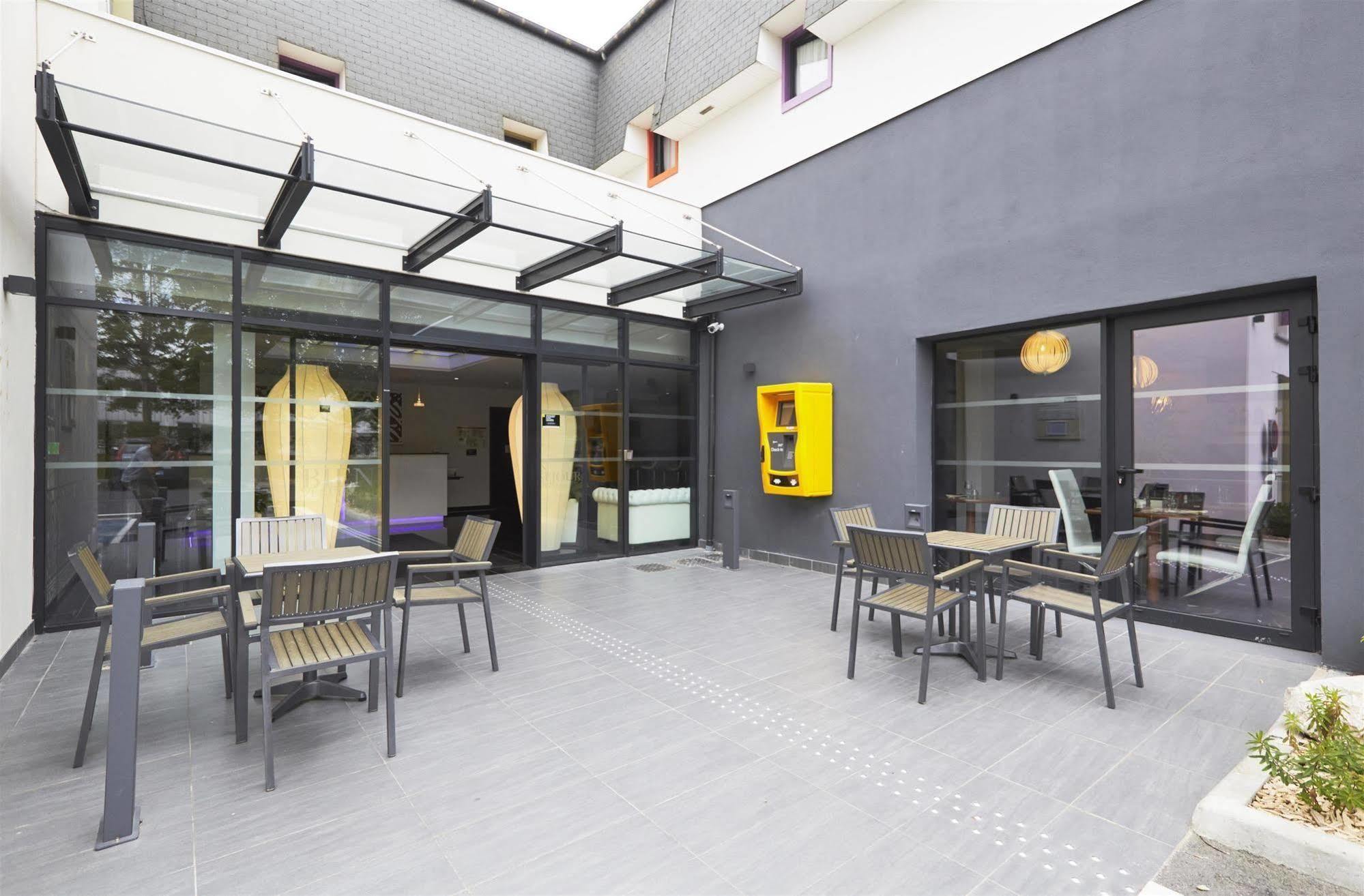 Kyriad Saint Quentin En Yvelines - Montigny Экстерьер фото
