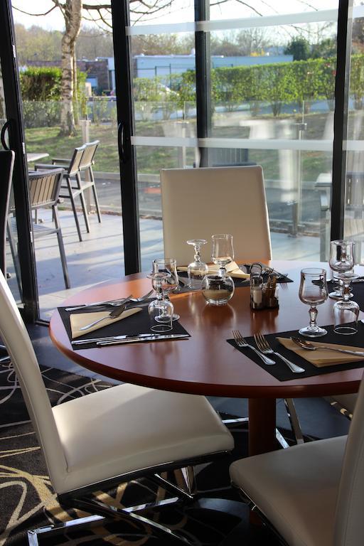Kyriad Saint Quentin En Yvelines - Montigny Экстерьер фото